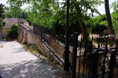 The Acequia Andelma, Cieza