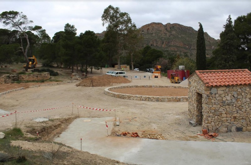 <span style='color:#780948'>ARCHIVED</span> - Improved facilities at the Santa Ana beauty spot in the mountains outside Jumilla