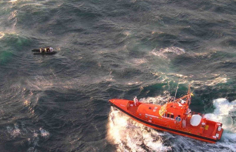<span style='color:#780948'>ARCHIVED</span> - One dead as almost 200 migrants are intercepted off the coast of Murcia and Alicante