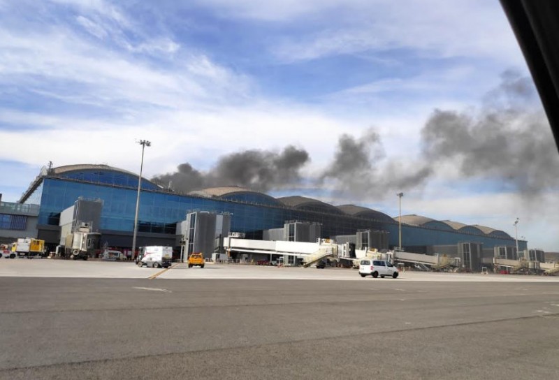 <span style='color:#780948'>ARCHIVED</span> - Alicante-Elche airport closed by fire in the terminal building