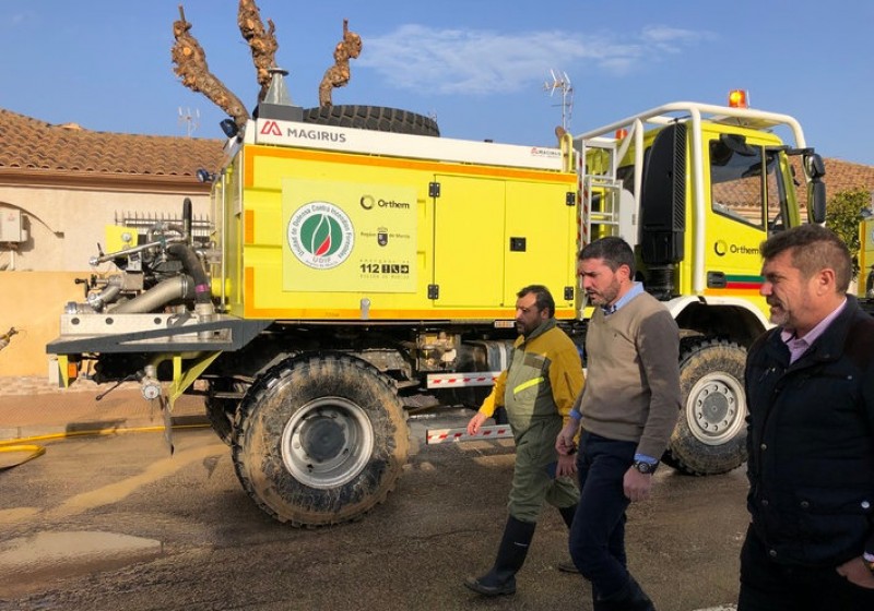 <span style='color:#780948'>ARCHIVED</span> - Murcia government sends staff and vehicles to help the clean-up in Los Alcázares