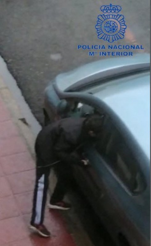 <span style='color:#780948'>ARCHIVED</span> - Mobile phone footage helps to rapidly detain car thief in Murcia