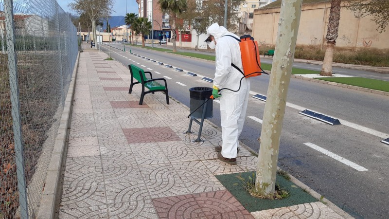 <span style='color:#780948'>ARCHIVED</span> - Jumilla municipal services work to disinfect the streets during Covid-19 lockdown