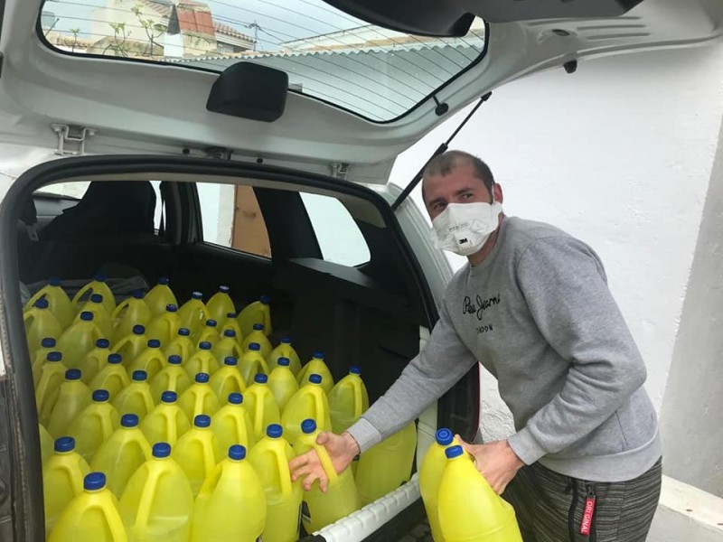 <span style='color:#780948'>ARCHIVED</span> - Lorca agriculturalists donate materials and equipment to disinfect the streets