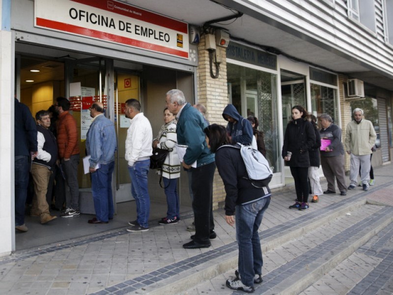 <span style='color:#780948'>ARCHIVED</span> - Spain loses between 10 and 20 billion euros a week during the coronavirus shutdown