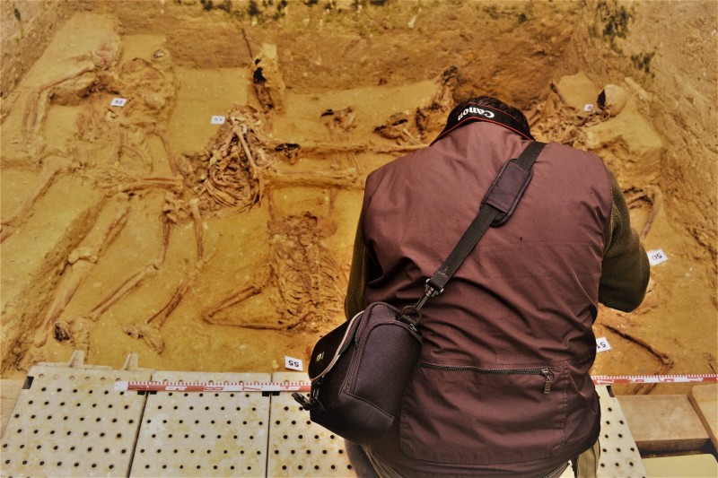 <span style='color:#780948'>ARCHIVED</span> - Two rusty rings in Andalusian mass grave identify Cartagena victim of Spanish Civil War reprisal execution