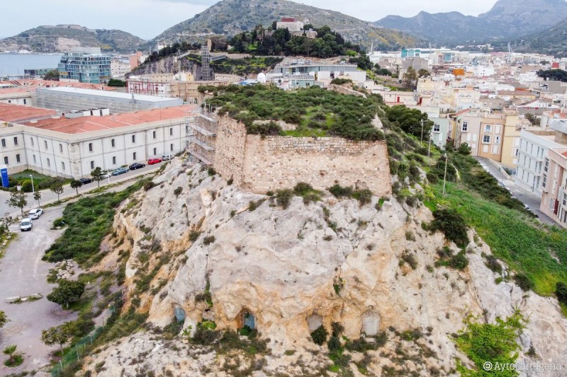 <span style='color:#780948'>ARCHIVED</span> - Strengthening of castle walls begins at the fortress of Despeñaperros in Cartagena