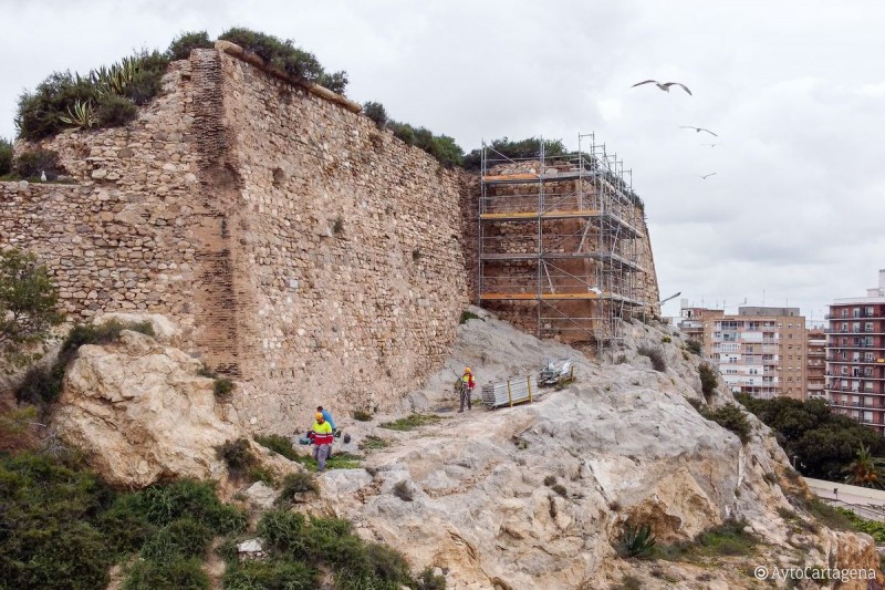<span style='color:#780948'>ARCHIVED</span> - Strengthening of castle walls begins at the fortress of Despeñaperros in Cartagena