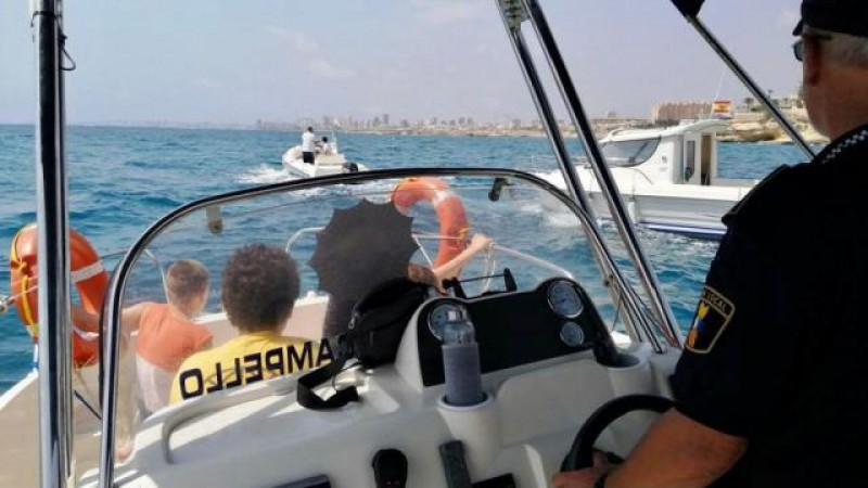 <span style='color:#780948'>ARCHIVED</span> - Injured schoolgirl in sea rescue off El Campello coast