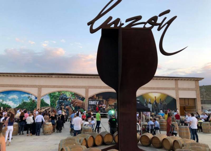 <span style='color:#780948'>ARCHIVED</span> - July 9 The 2022 Musica Entre Vinos season in Jumilla continues at Bodegas Luzón