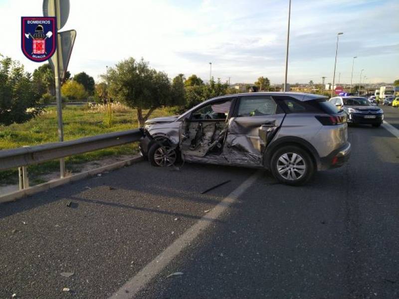 <span style='color:#780948'>ARCHIVED</span> - Traffic accident on the A-30 in Murcia leaves one dead and huge traffic jams