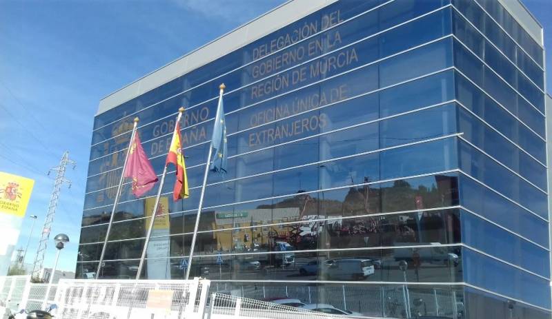 Criminal gang dismantled in Murcia and Alicante for booking up appointments in extranjería offices