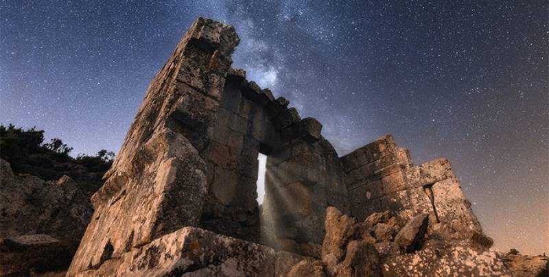 June 14 An evening of wine and snacks under the stars in the Caravaca village of La Encarnación