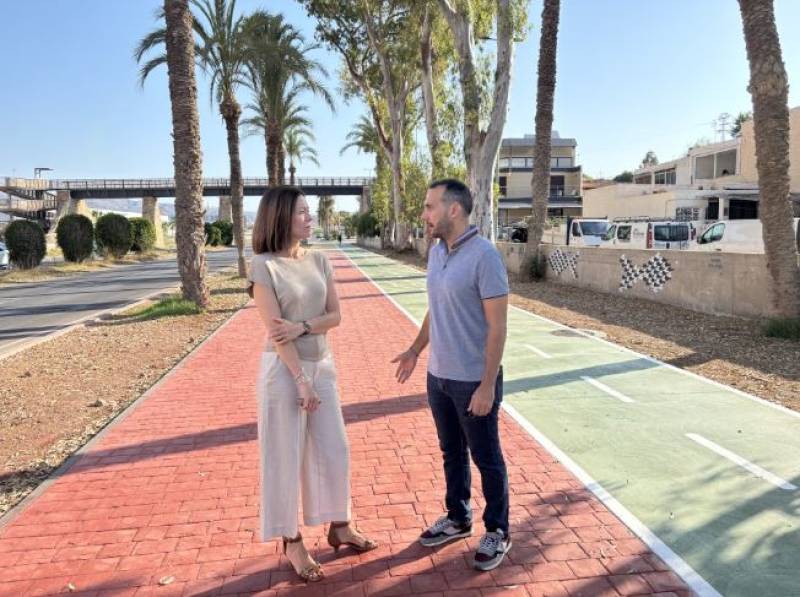 Águilas gets a new bike lane connecting the railway bridge to the seafront