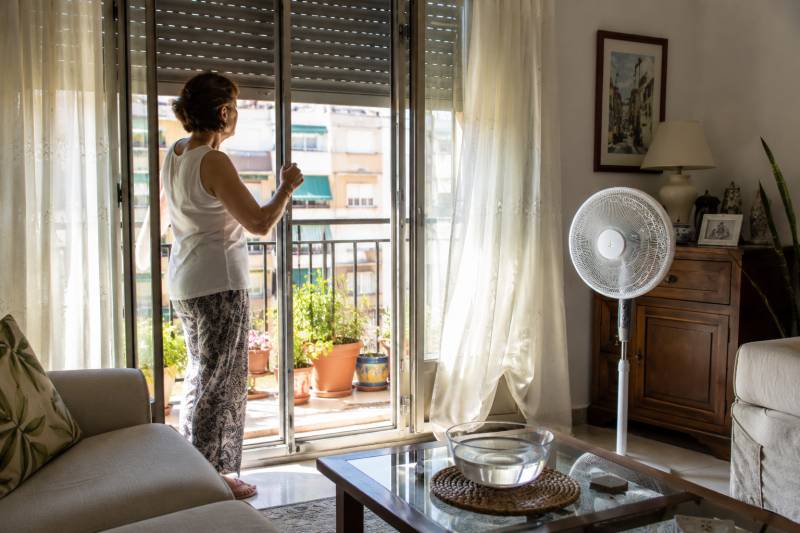 Spain braces for first big heat of the summer as health officials issue warning