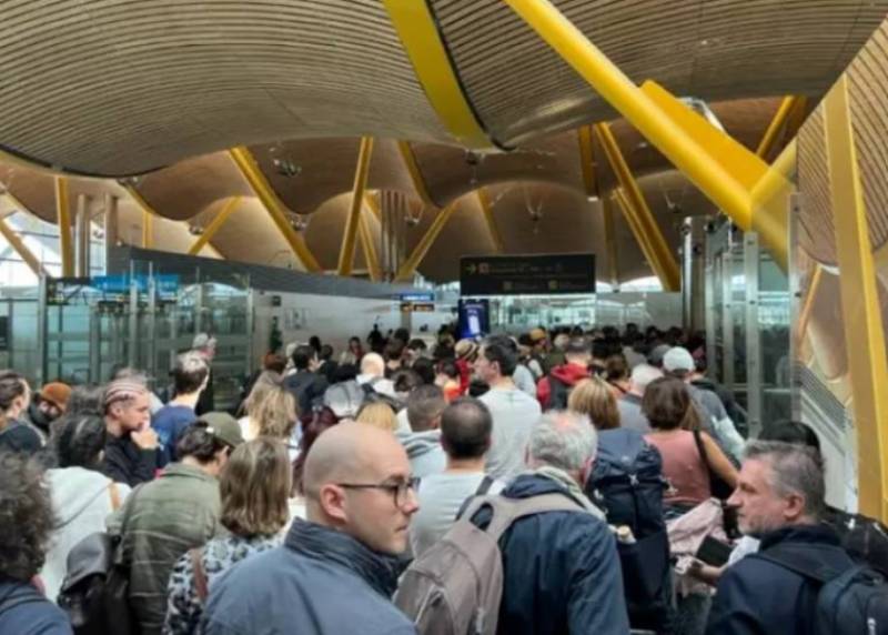 <span class="title"><a href="https://jumillatoday.com/ryanair-flags-major-delays-at-alicante-malaga-madrid-and-tenerife-airports-this-summer_1000271772-a.html">Ryanair flags major delays at Alicante, Malaga, Madrid and Tenerife..</a></span><span class="content">British tourists travelling to and from Spain are being advised to allow extra time at the airport British holidaymakers..</span>