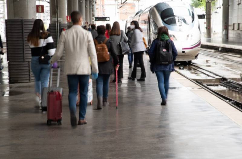 Rail works disrupt Murcia to Alicante line with buses replacing trains for over a week