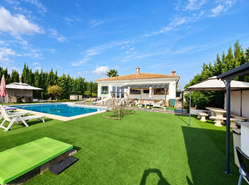 Exceptional 4-bedroom villa in Lo Santiago with private pool and panoramic views €450,000